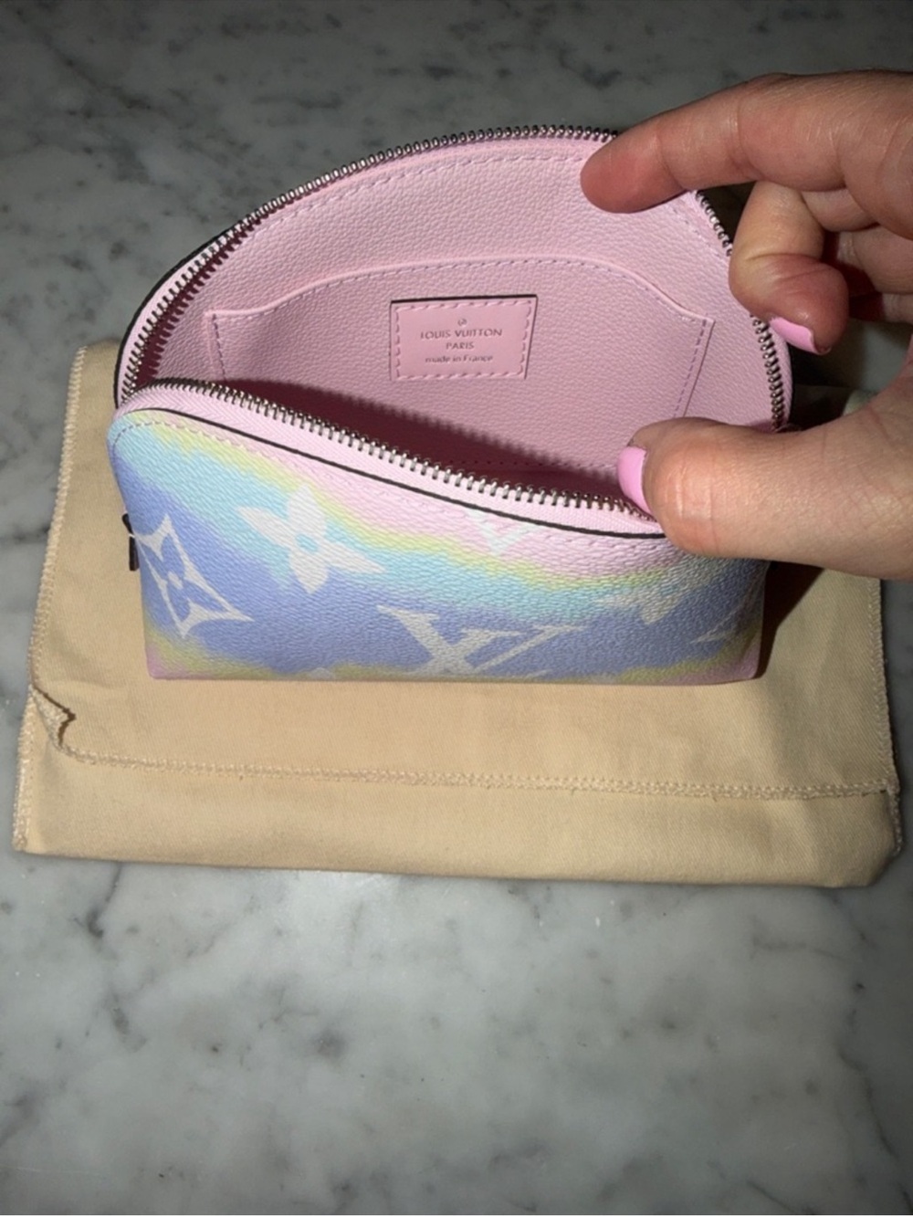 Authentic NWT Louis Vuitton Escale Cosmetic Pouch PM - Picture 14 of 15